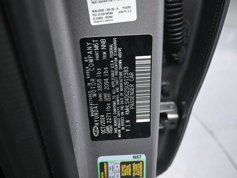 Used 2025 Hyundai Elantra SEL FWD image 13