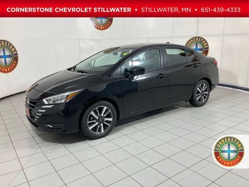 Used 2025 Nissan Versa SV FWD image 1
