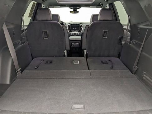 Used 2023 Chevrolet Traverse RS image 9