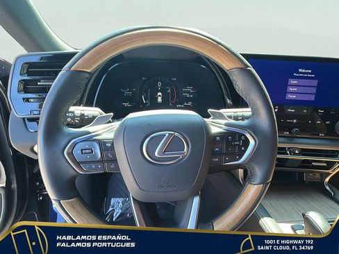 Used 2025 Lexus RX 350 Premium w/ Accessory Package (Z1) FWD image 18