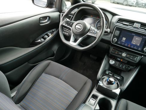 Certified 2023 Nissan Leaf SV Plus FWD image 9