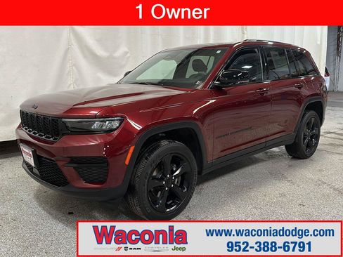 Used 2023 Jeep Grand Cherokee Altitude AWD/4WD image 1