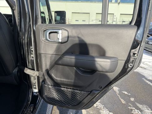 Used 2023 Jeep Wrangler Unlimited Sahara w/ Cold Weather Group image 16