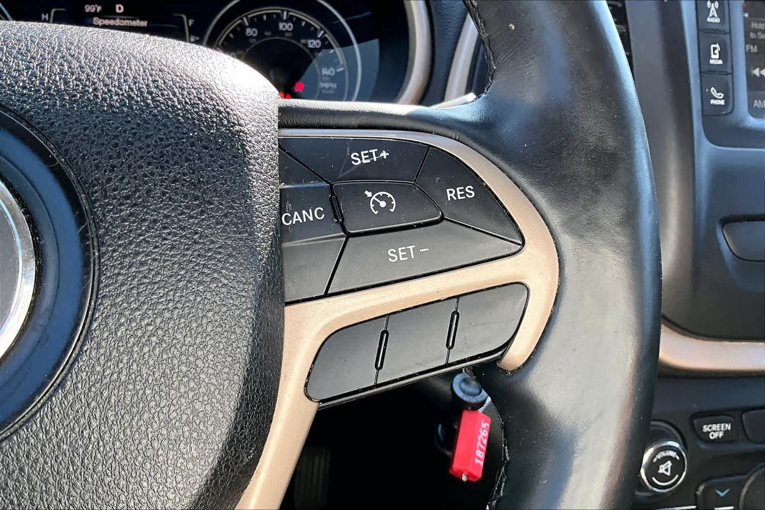 Used 2016 Jeep Cherokee Sport w/ Cold Weather Group AWD/4WD image 21