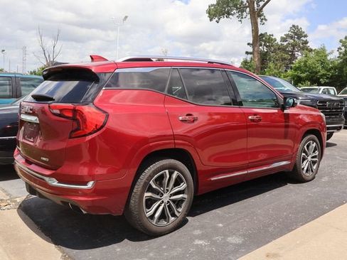 Used 2019 GMC Terrain Denali w/ Advanced Safety Package AWD/4WD image 4