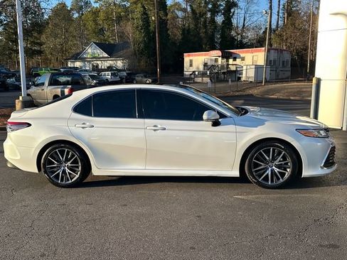 Used 2023 Toyota Camry XLE image 2