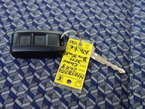 Used 2024 Chevrolet Low Cab Forward image 23