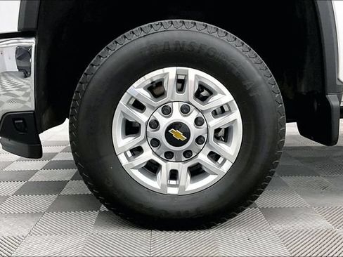 Used 2024 Chevrolet Silverado 2500 W/T w/ WT/CX Safety Package AWD/4WD image 10