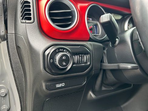 Used 2020 Jeep Gladiator Rubicon image 21