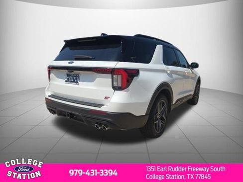 Used 2025 Ford Explorer ST AWD/4WD image 4