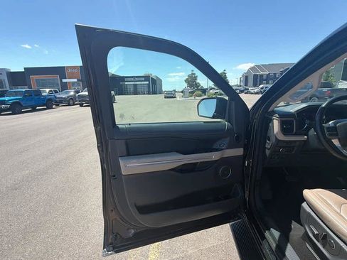 Used 2024 Ford Expedition Max Limited AWD/4WD image 10