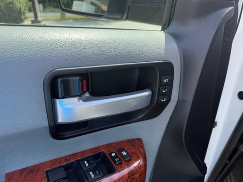 Used 2018 Toyota Sequoia Platinum AWD/4WD image 15