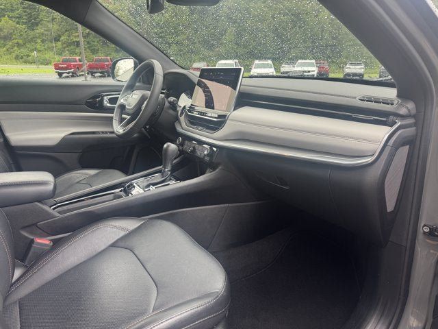 Used 2023 Jeep Compass Limited AWD/4WD image 12