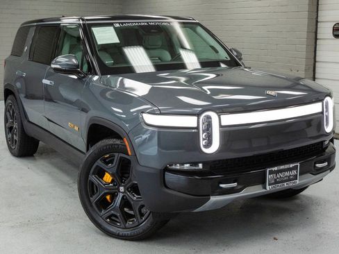 Used 2023 Rivian R1S Adventure image 8