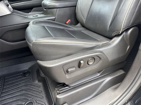 Used 2021 GMC Yukon SLT image 12