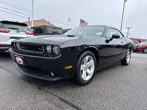 Used 2014 Dodge Challenger R/T RWD image 5