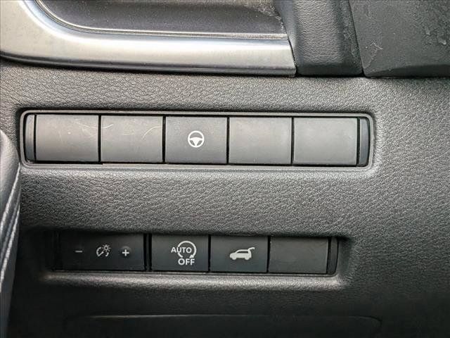 Used 2024 Nissan Rogue SV FWD image 17