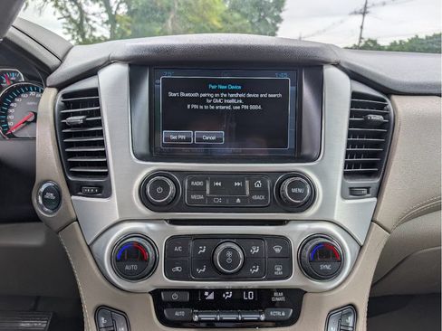 Used 2019 GMC Yukon XL SLT w/ Open Road Package AWD/4WD image 29