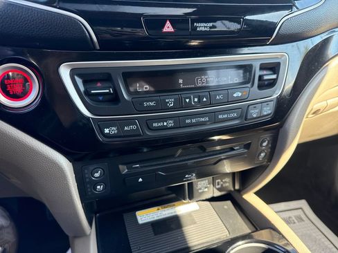 Used 2020 Honda Pilot Elite image 43