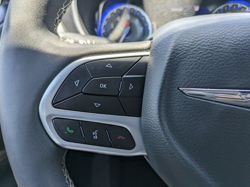 Used 2025 Chrysler Voyager LX FWD image 26