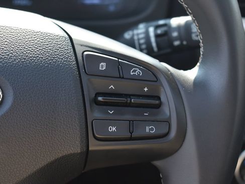 Used 2026 Hyundai Venue SEL FWD image 17