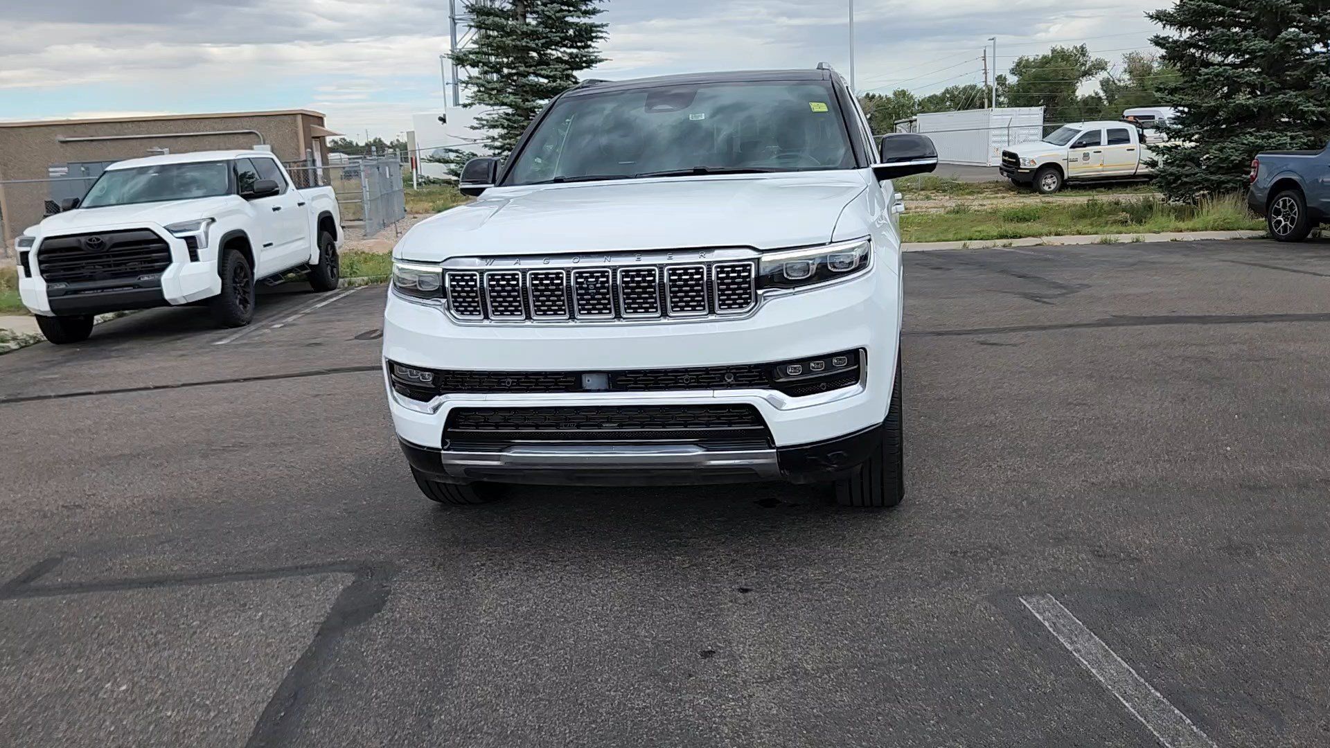 Used 2024 Jeep Grand Wagoneer L Series III AWD/4WD image 4
