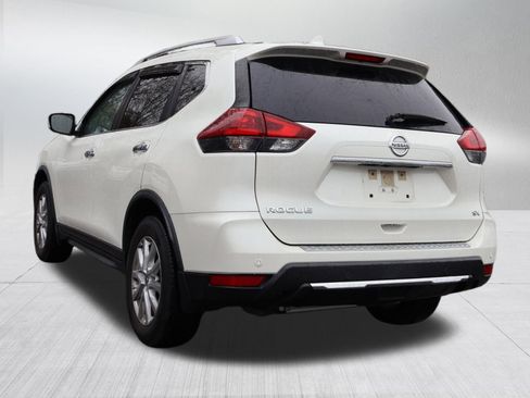 Used 2020 Nissan Rogue SV image 5