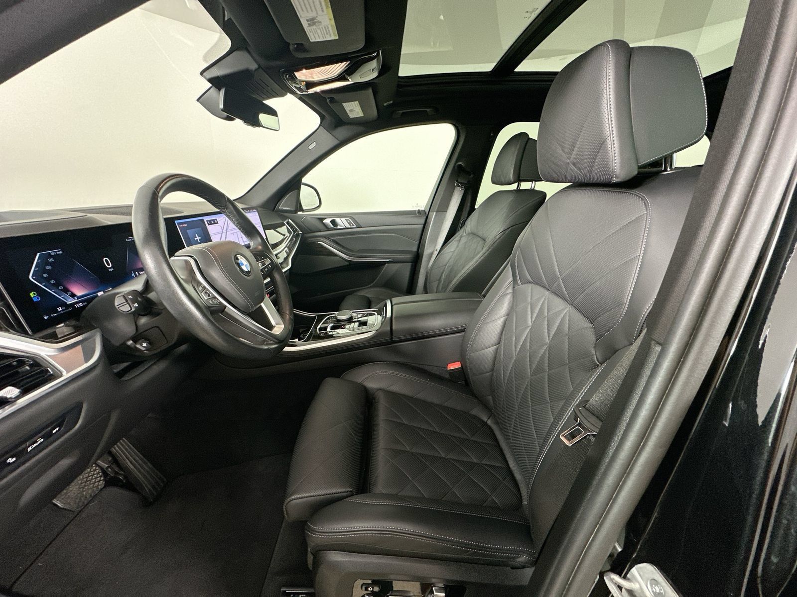 Used 2025 BMW X5 xDrive40i AWD/4WD image 32