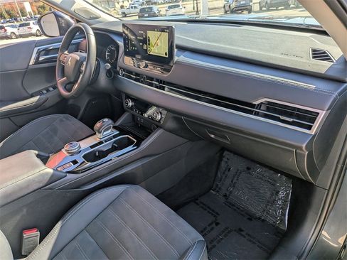 Used 2025 Mitsubishi Outlander SE image 35