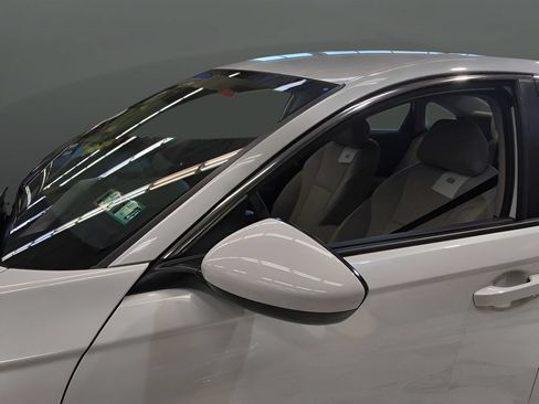 Used 2025 Honda Accord LX image 11