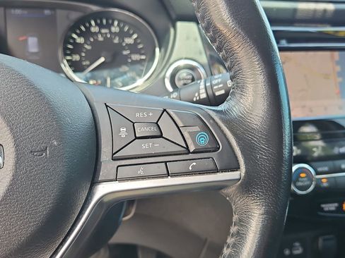 Used 2019 Nissan Rogue SV w/ Premium Package AWD/4WD image 24