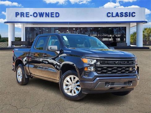 Used 2023 Chevrolet Silverado 1500 Custom image 1