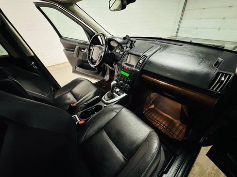 Used 2010 Land Rover LR2 HSE AWD/4WD image 25