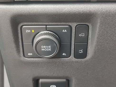 Used 2025 Ford Expedition Platinum AWD/4WD image 24