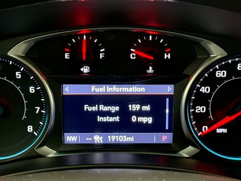 Used 2023 Chevrolet Equinox Premier image 13