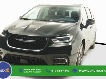 Used 2024 Chrysler Pacifica Limited