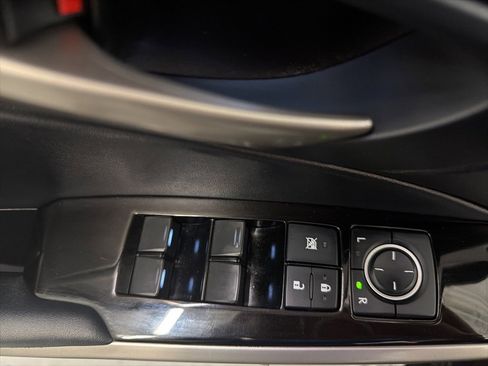 Used 2017 Lexus IS 200t image 9