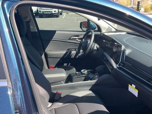 Certified 2025 Kia Sportage EX w/ EX Premium Package image 35