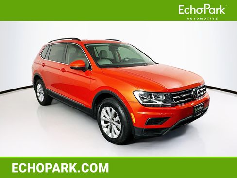 Used 2018 Volkswagen Tiguan SE w/ Panoramic Sunroof Package image 1