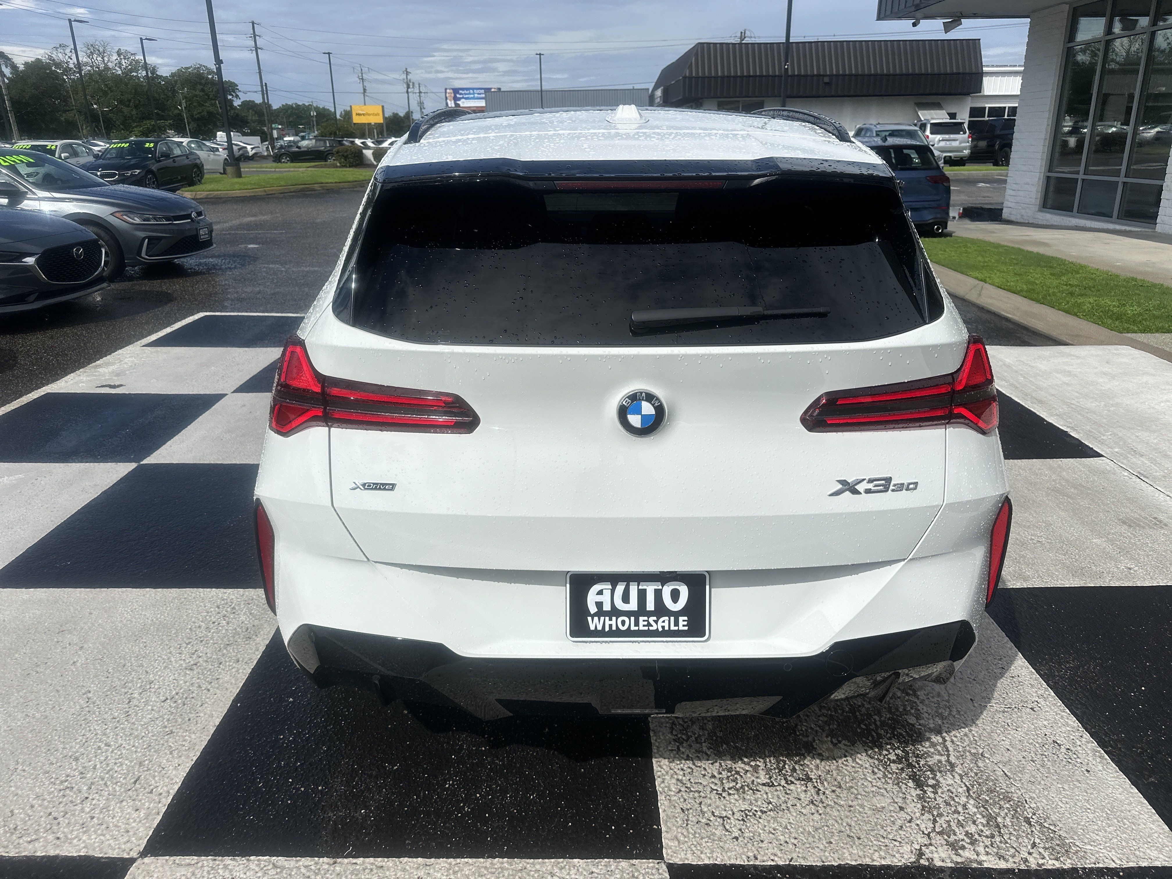 Used 2025 BMW X3 xDrive30i w/ Premium Package AWD/4WD image 4