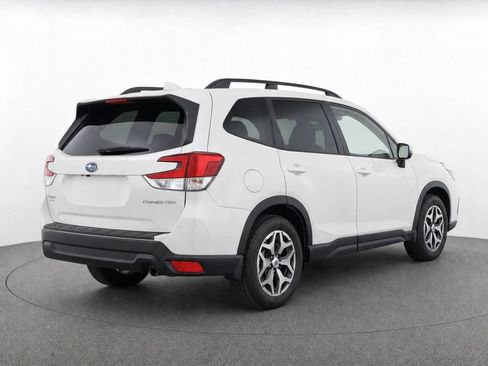 Used 2019 Subaru Forester Premium AWD/4WD image 4