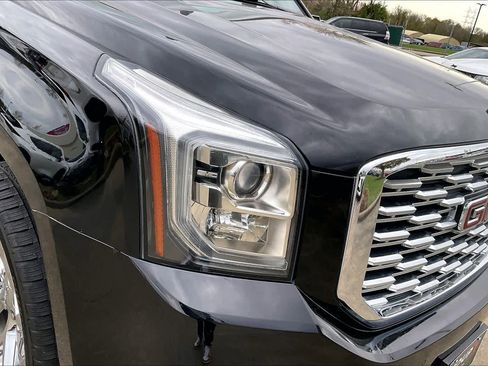 Used 2019 GMC Yukon Denali w/ Denali Ultimate Package image 24