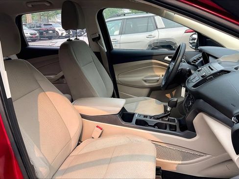Used 2017 Ford Escape SE w/ SE Cold Weather Package FWD image 7