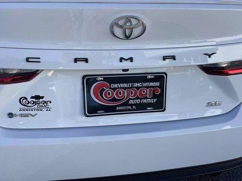 Used 2025 Toyota Camry SE w/ Multimedia Upgrade Package image 10