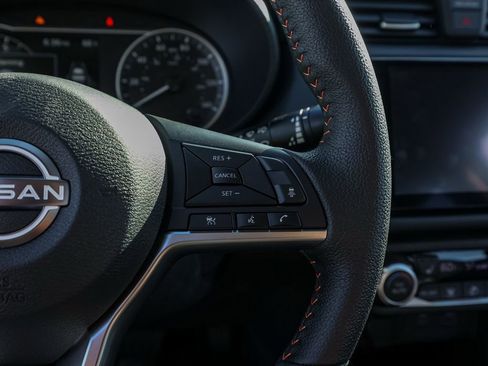 New 2025 Nissan Versa SR image 27