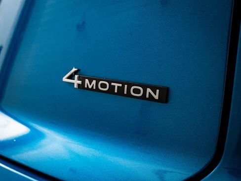 Used 2024 Volkswagen Atlas Cross Sport SEL Premium R-Line image 20