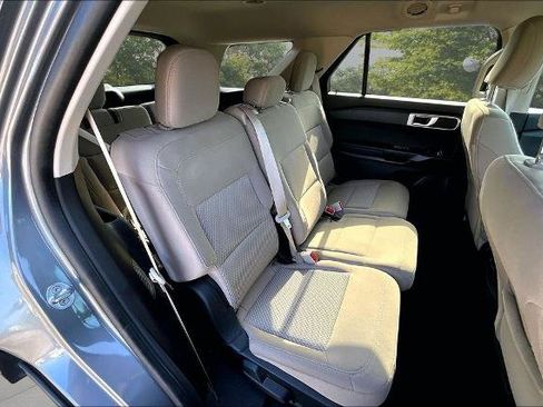 Certified 2022 Ford Explorer 4WD image 27
