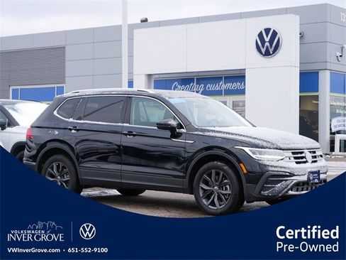 Certified 2023 Volkswagen Tiguan SE image 1