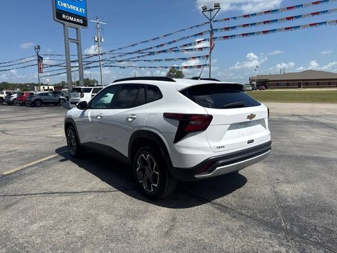 New 2026 Chevrolet Trax LT w/ Driver Confidence Package FWD image 7