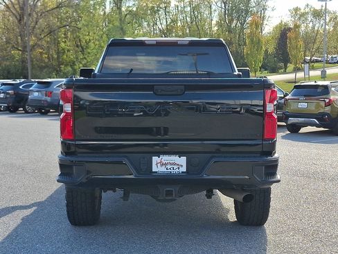 Used 2021 Chevrolet Silverado 2500 Custom w/ Custom Convenience Package image 5